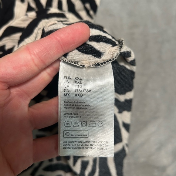 H&M Boxy Blouse Top Women’s XXL Zebra Cap Sleeve Gauze - Picture 4 of 7